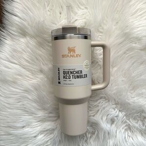 Stanley x Magnolia Best Beige 40oz H2.0 Flowstate Quencher Tumbler